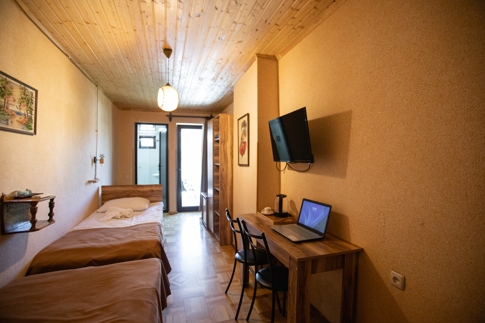 Two single rooms with balcony 302